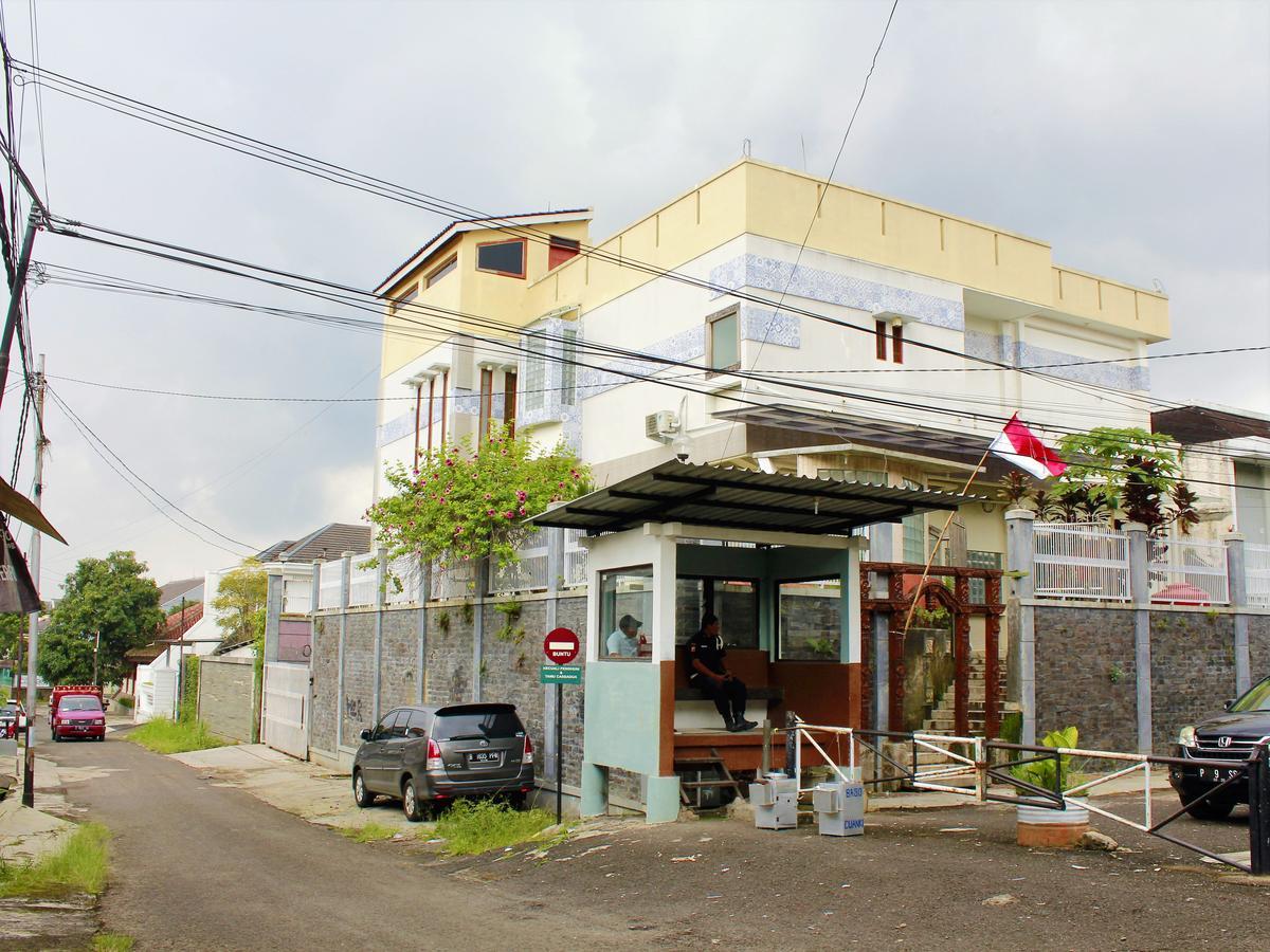 Zen Rooms Cassa Dua Pasteur 반둥 외부 사진